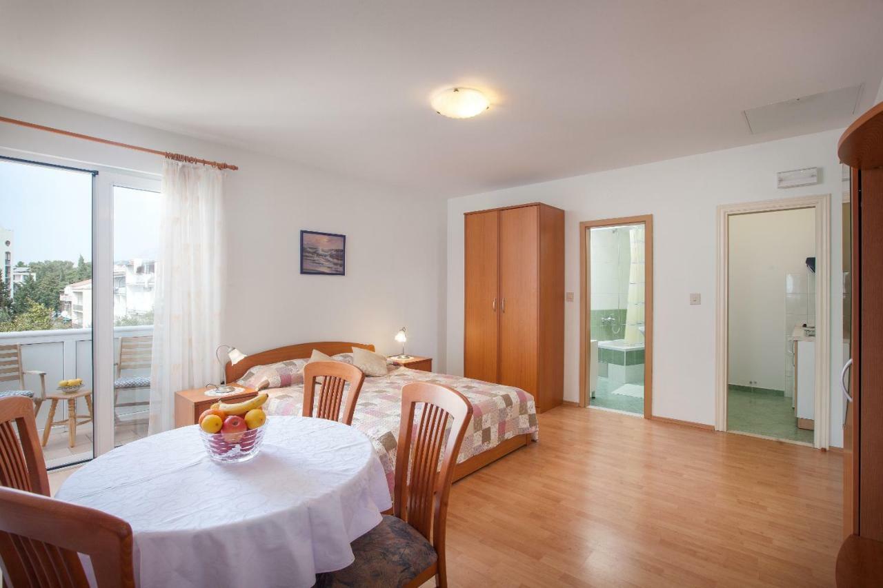Apartments Cvjetni Dvori Makarska Zewnętrze zdjęcie