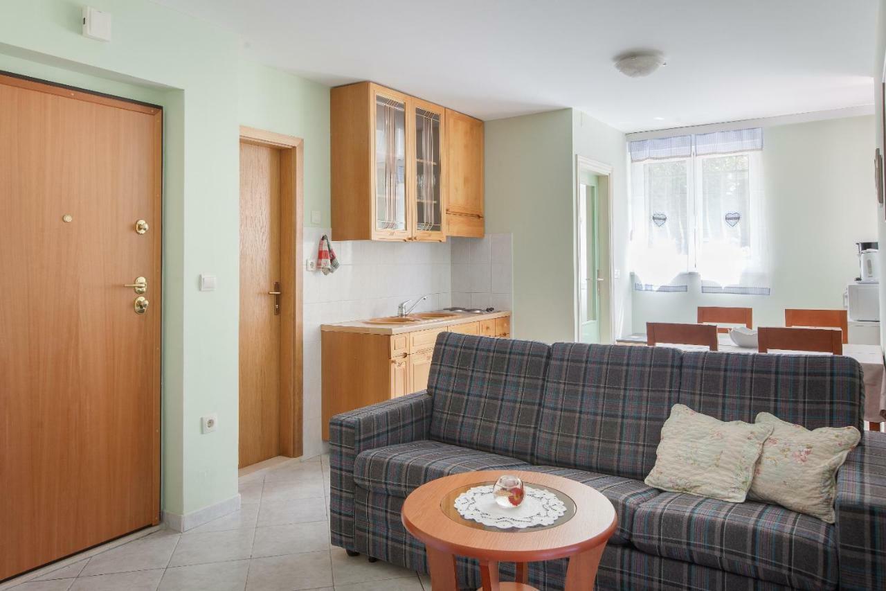 Apartments Cvjetni Dvori Makarska Zewnętrze zdjęcie
